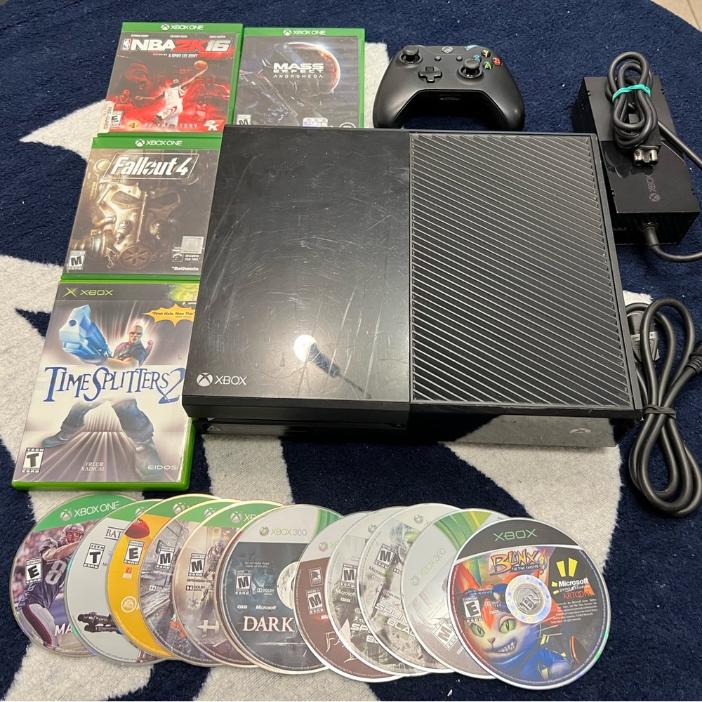 Xbox One Console Bundled with 15 Games LOT